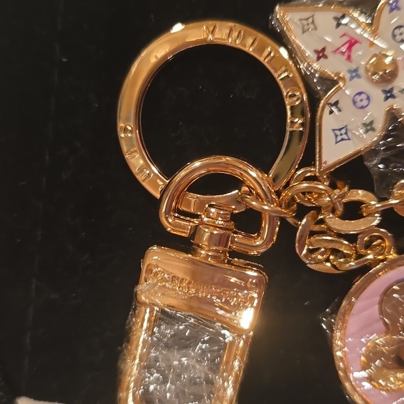 Luxury Red/Pink/White and Gold Keychain/Bag Charm Dustbag Included - Picture 3 of 3